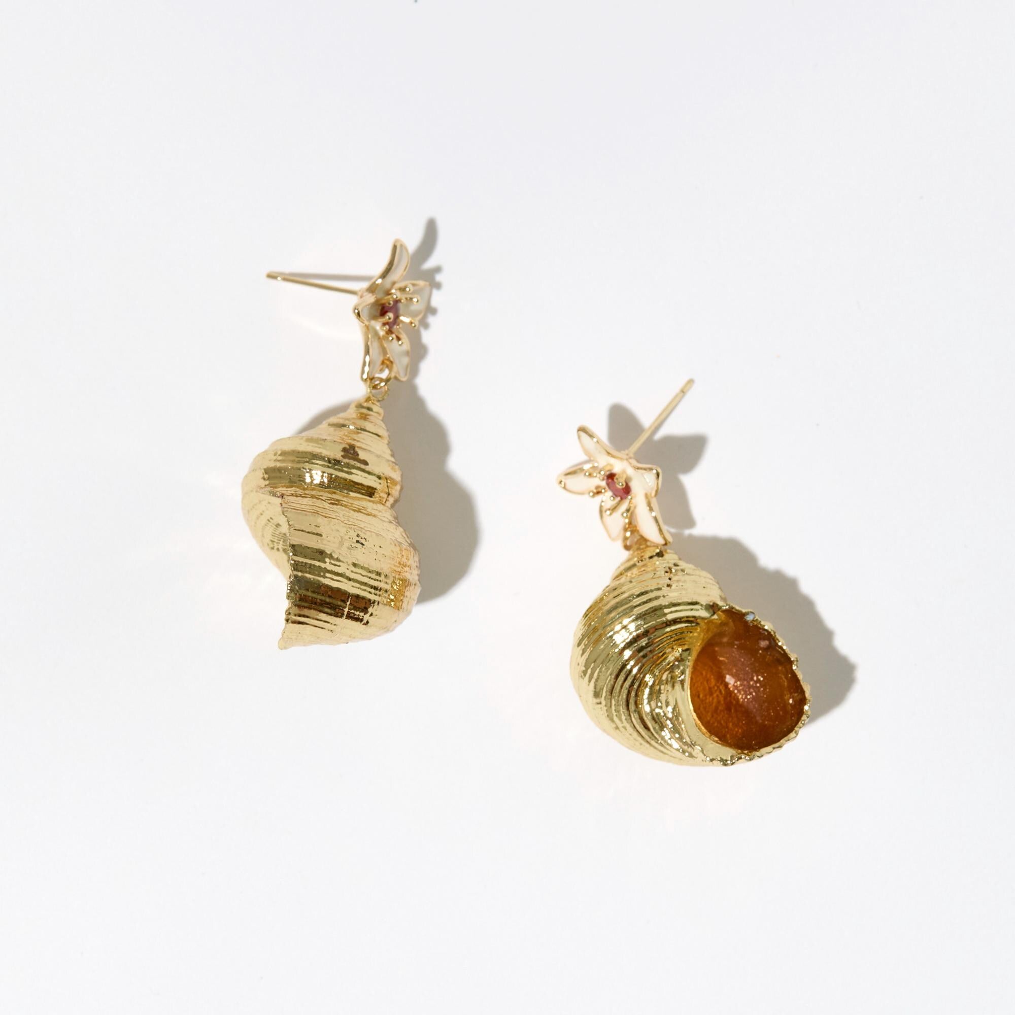 Seashell Earrings - Dangle and Drop Earrings - Summer Beach Jewelry Gift for Her - Coastal Beach Jewelry - Flower Jewelry